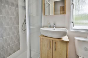 Shower room- click for photo gallery